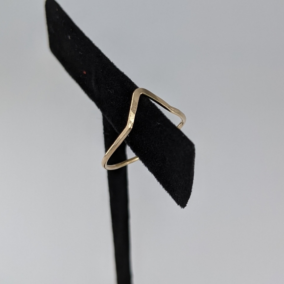 SOLD OUT! Brand new gold Chevron ring - Picture 7 of 8